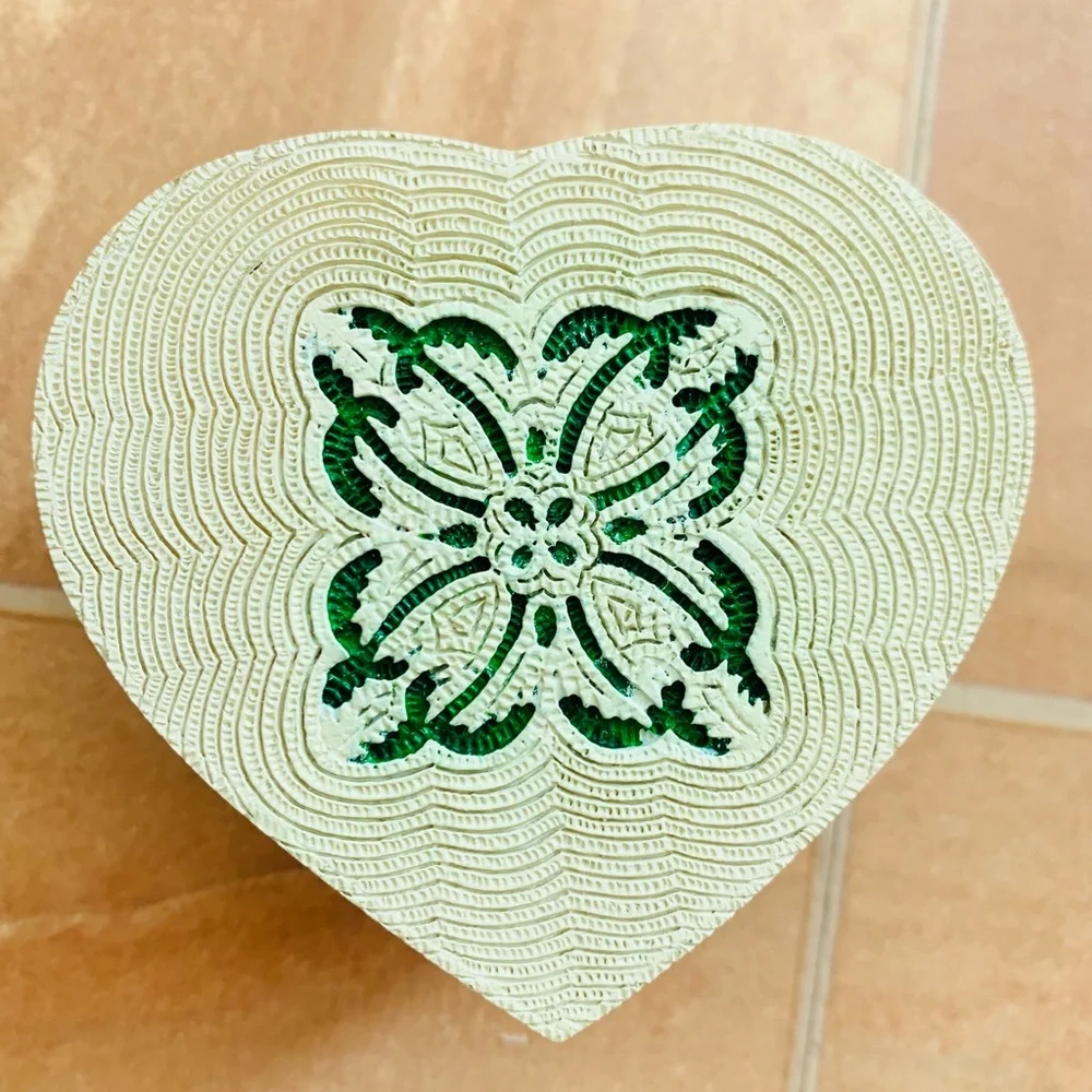 White & Green Heart-Shaped Mini Floral Decorative Design Jewelry Trinket Box